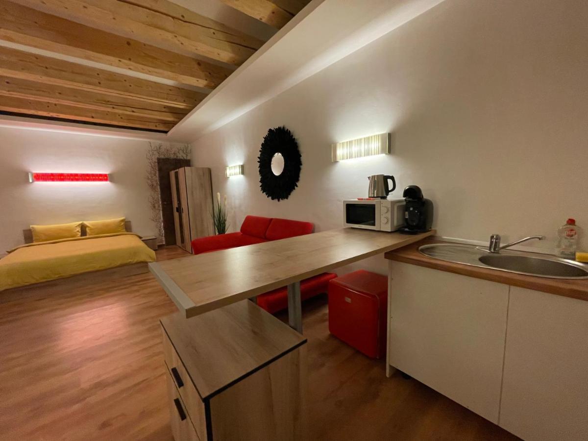 New Workspace Studio Savoya9 Self Check In Old City Center Timisoara Luaran gambar